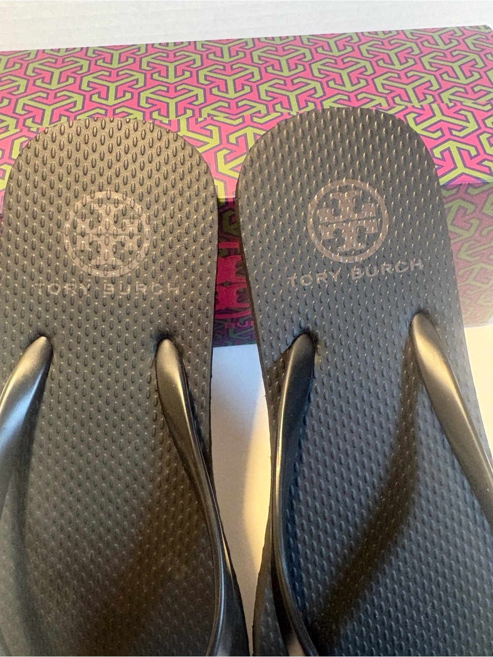 Tory Burch New Rare discontinued style gem logo Black sizes 6,7,8,9,10, - Picture 8 of 9